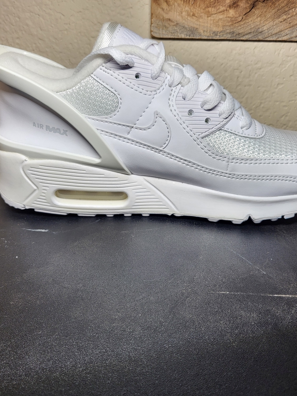 *NEW* Nike Air Max 90 Flyease Triple White Shoes Sneakers Size 5Y Women's 6.5 - Picture 2 of 9